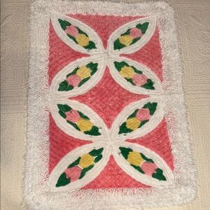 Chenille Floral Pattern Bath Mat - Pink and White vintage